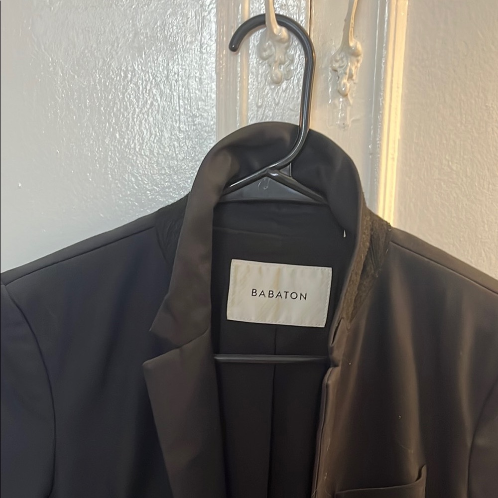 Aritzia Babaton Black Blazer 3/4 sleeves - Picture 2 of 9